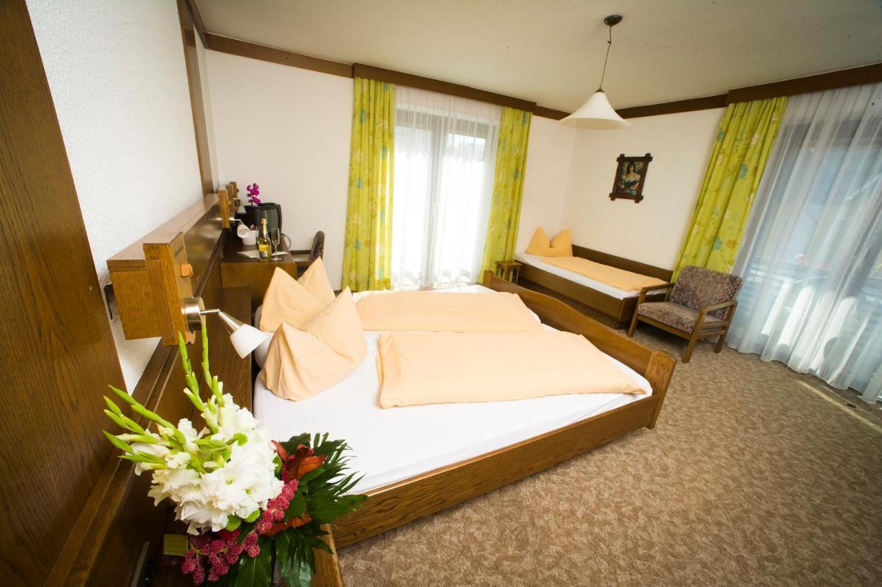 Hotel Landgasthof Zum Schildhauer Halfing Екстериор снимка