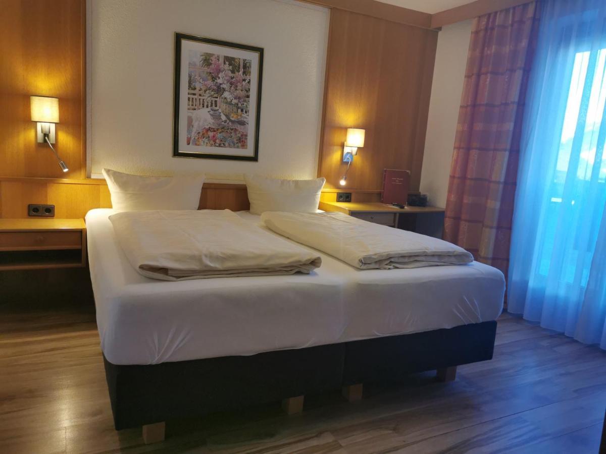 Hotel Landgasthof Zum Schildhauer Halfing Екстериор снимка
