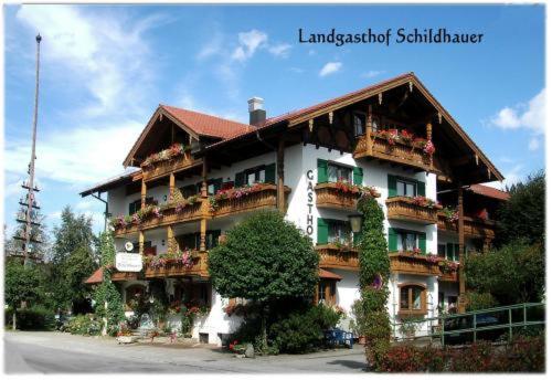 Hotel Landgasthof Zum Schildhauer Halfing Екстериор снимка